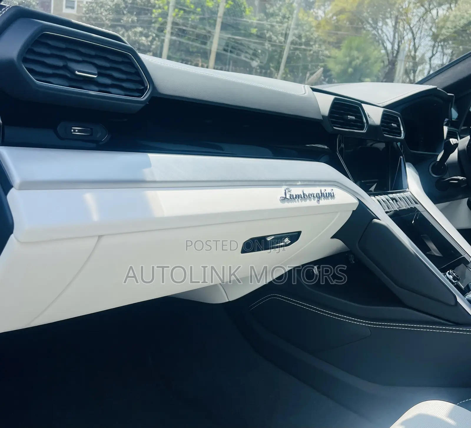 Lamborghini Urus Base 4dr AWD 2020 White