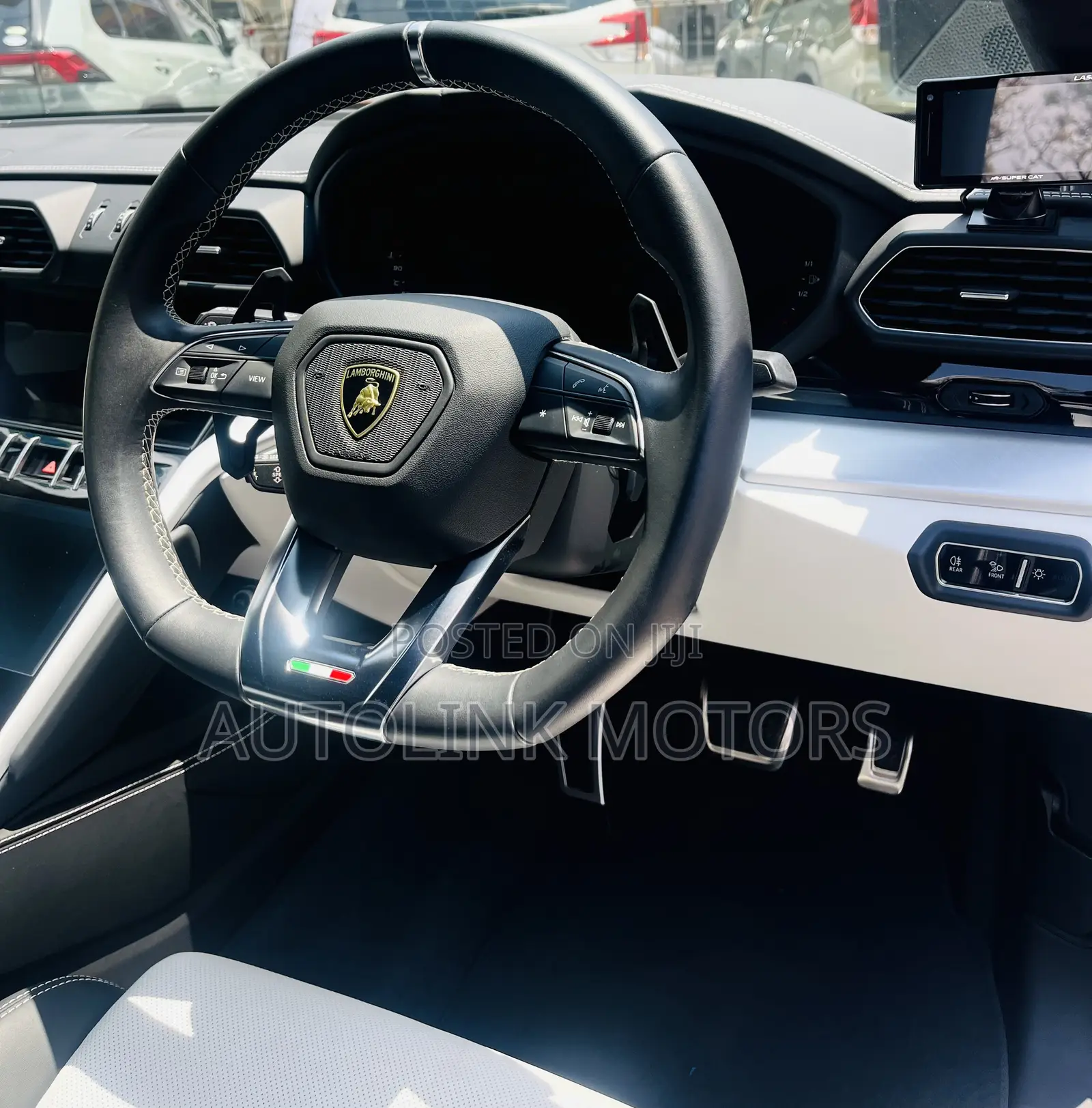 Lamborghini Urus Base 4dr AWD 2020 White