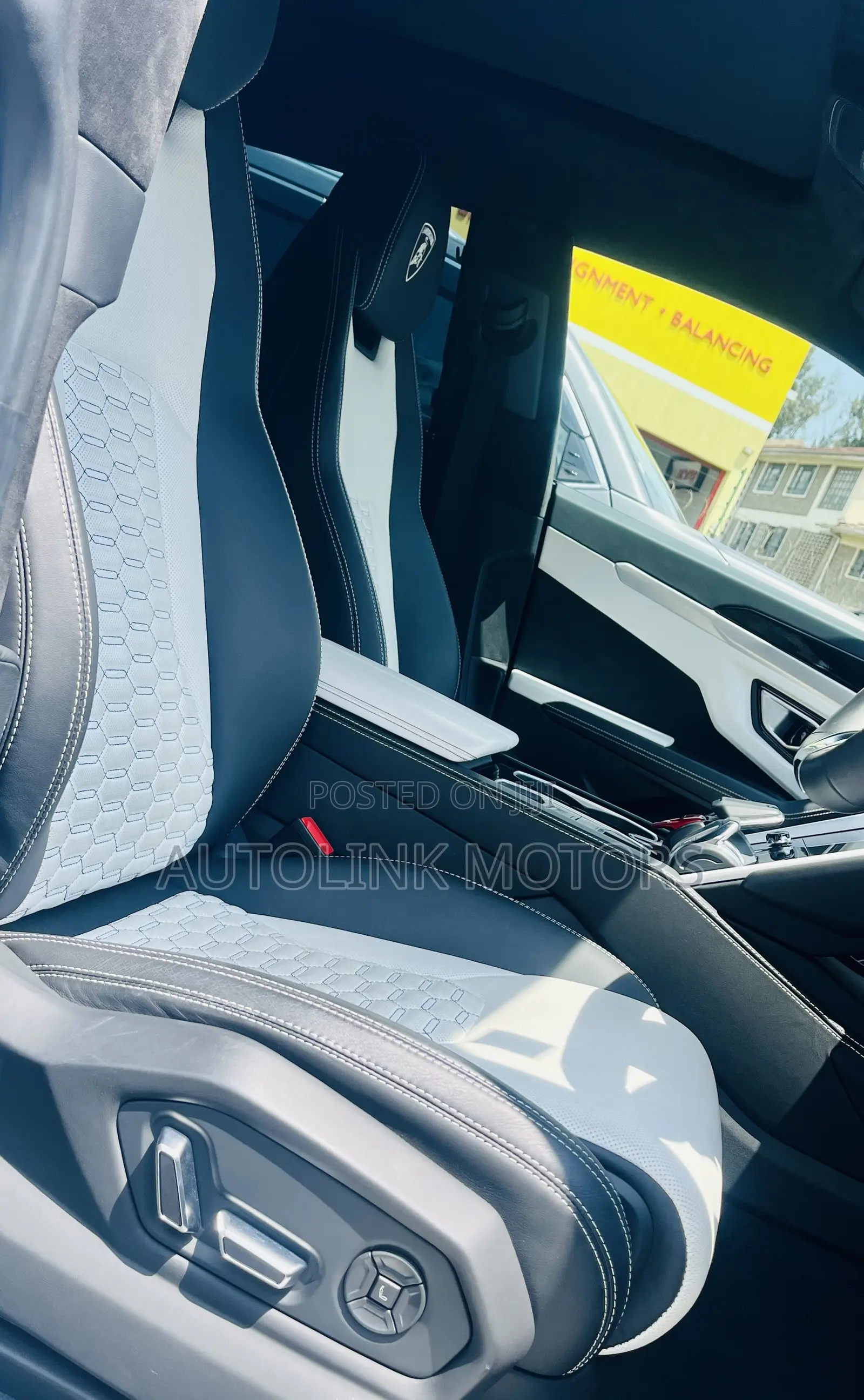 Lamborghini Urus Base 4dr AWD 2020 White