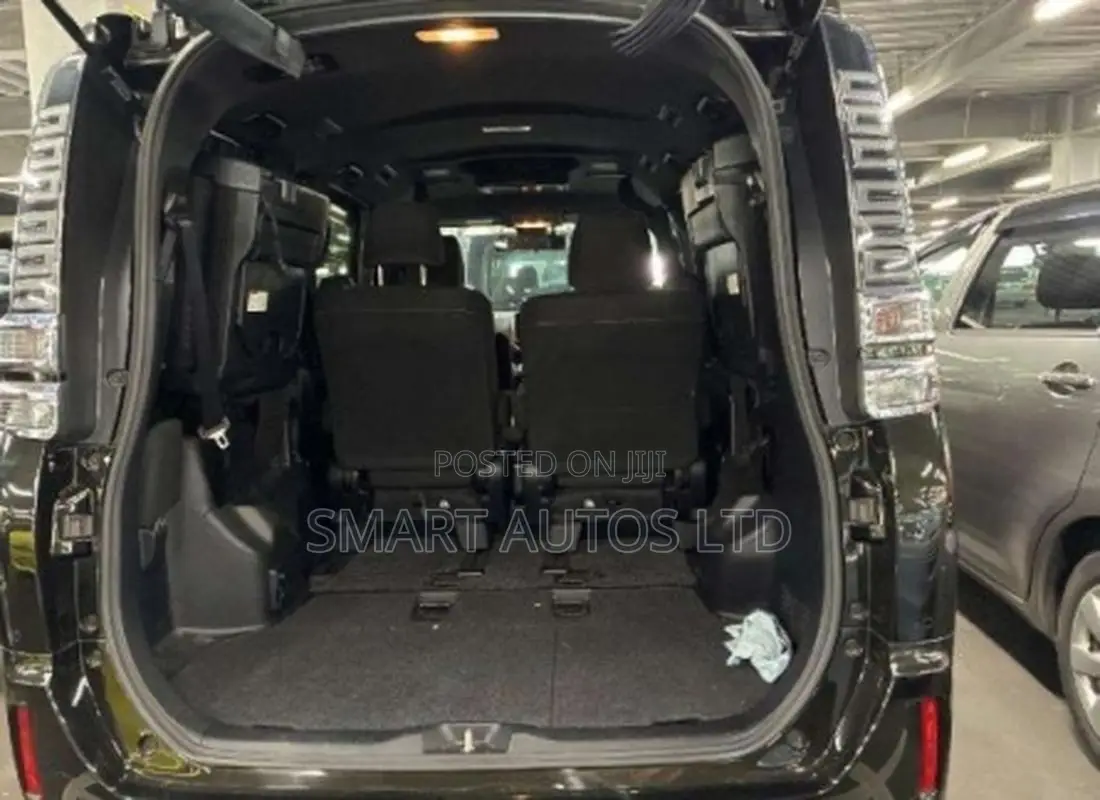 Toyota Voxy Hybrid V 2WD 7-Seater 2019 Black