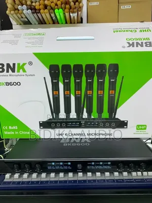 BNK BK8600 UHF 6-Channel Wireless Microphone System
