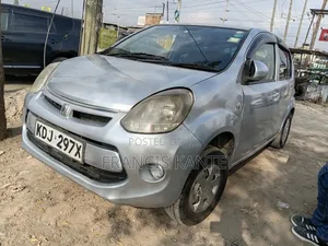 Toyota Passo 2015 Silver