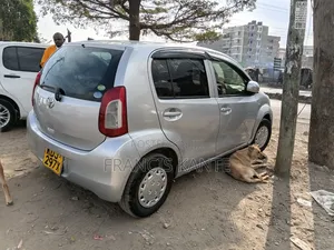 Toyota Passo 2015 Silver