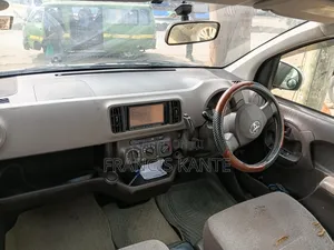 Toyota Passo 2015 Silver