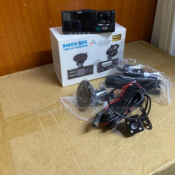 Low-Light C309 3-Lens WiFi Dash Cam for Complete Vehicle Recording