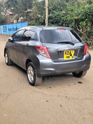 Toyota Vitz 2014 Gray