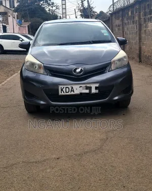 Toyota Vitz 2014 Gray