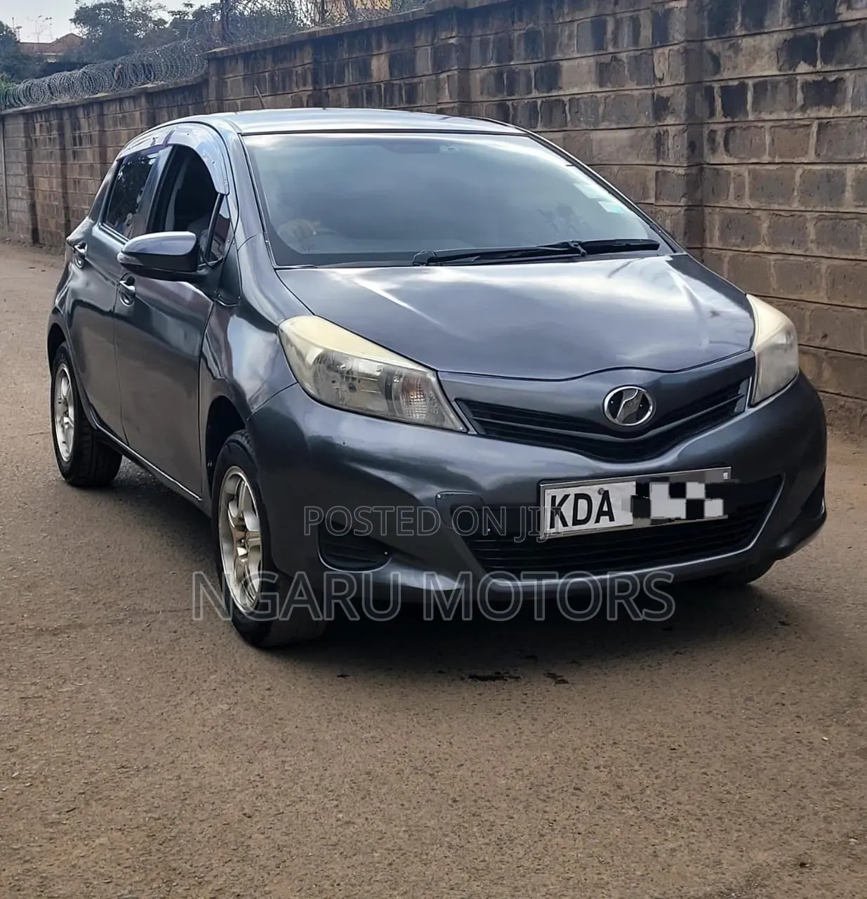 Toyota Vitz 2014 Gray