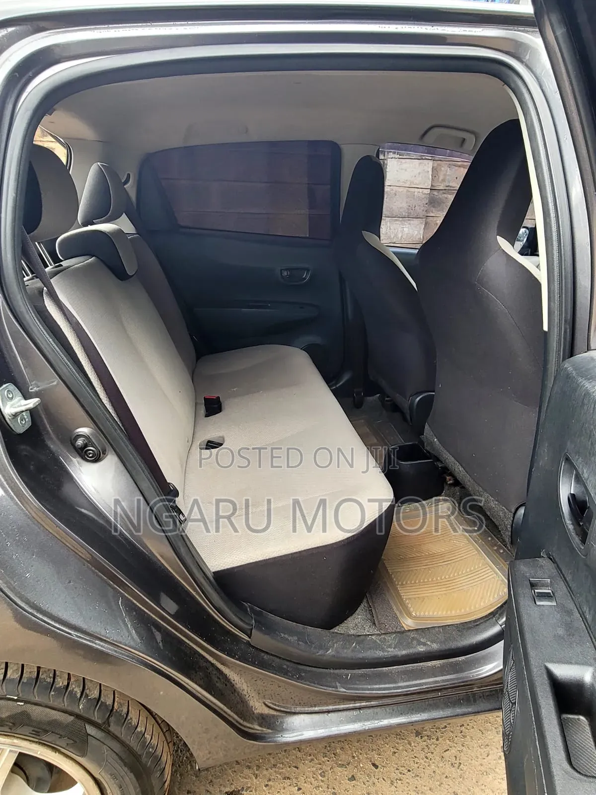 Toyota Vitz 2014 Gray