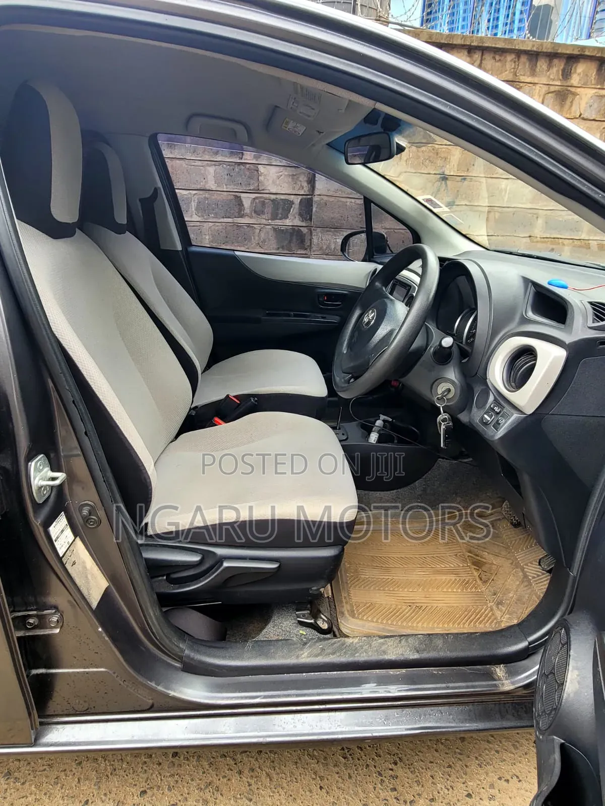 Toyota Vitz 2014 Gray
