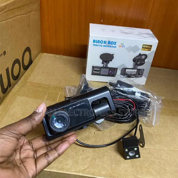 170° Wide Angle C309 3-Channel WiFi Car Video Recorder Loop Recording