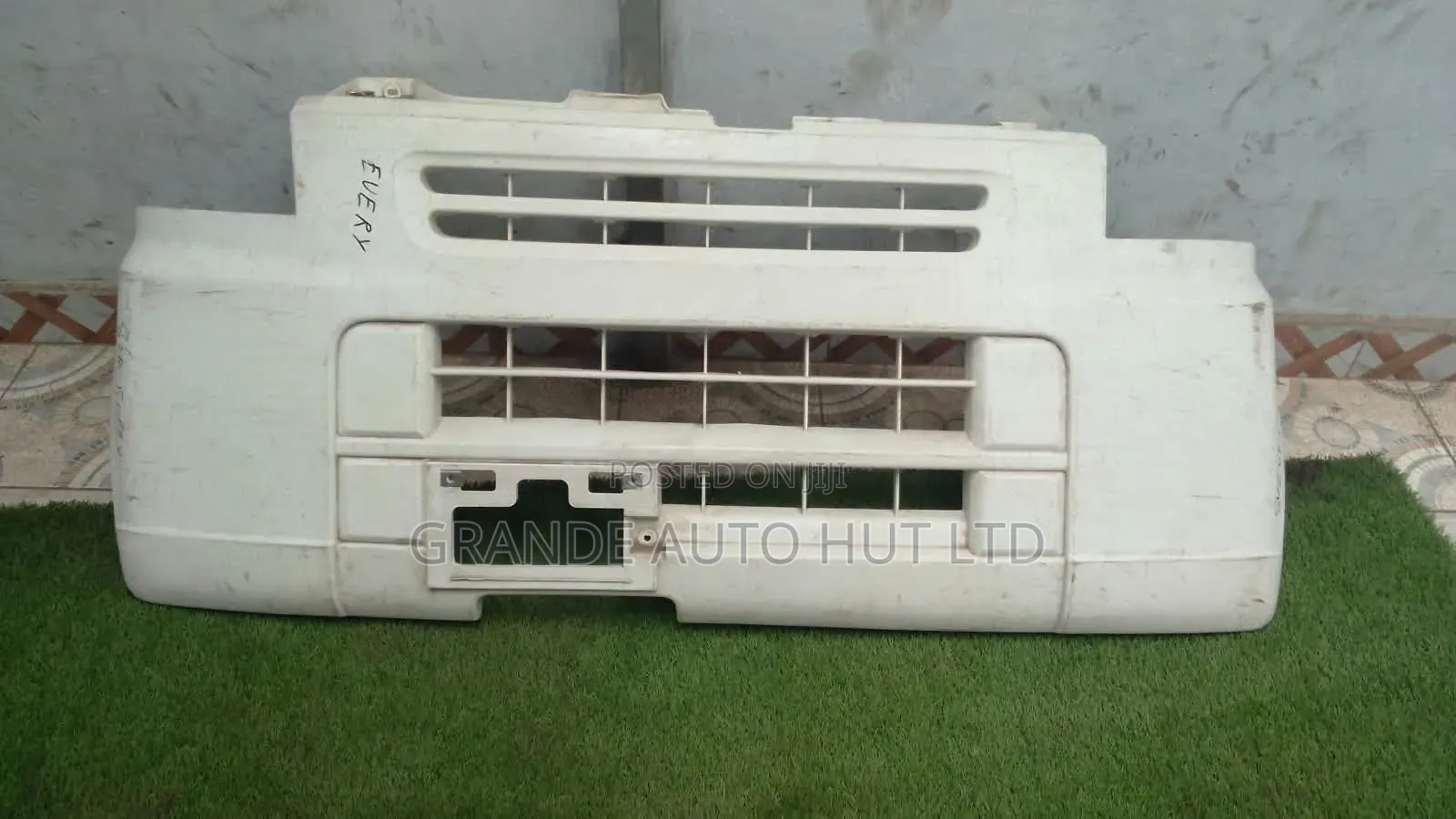 Suzuki Every Bumper Front