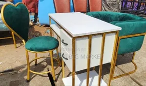 Salon Nail Table and Chairs