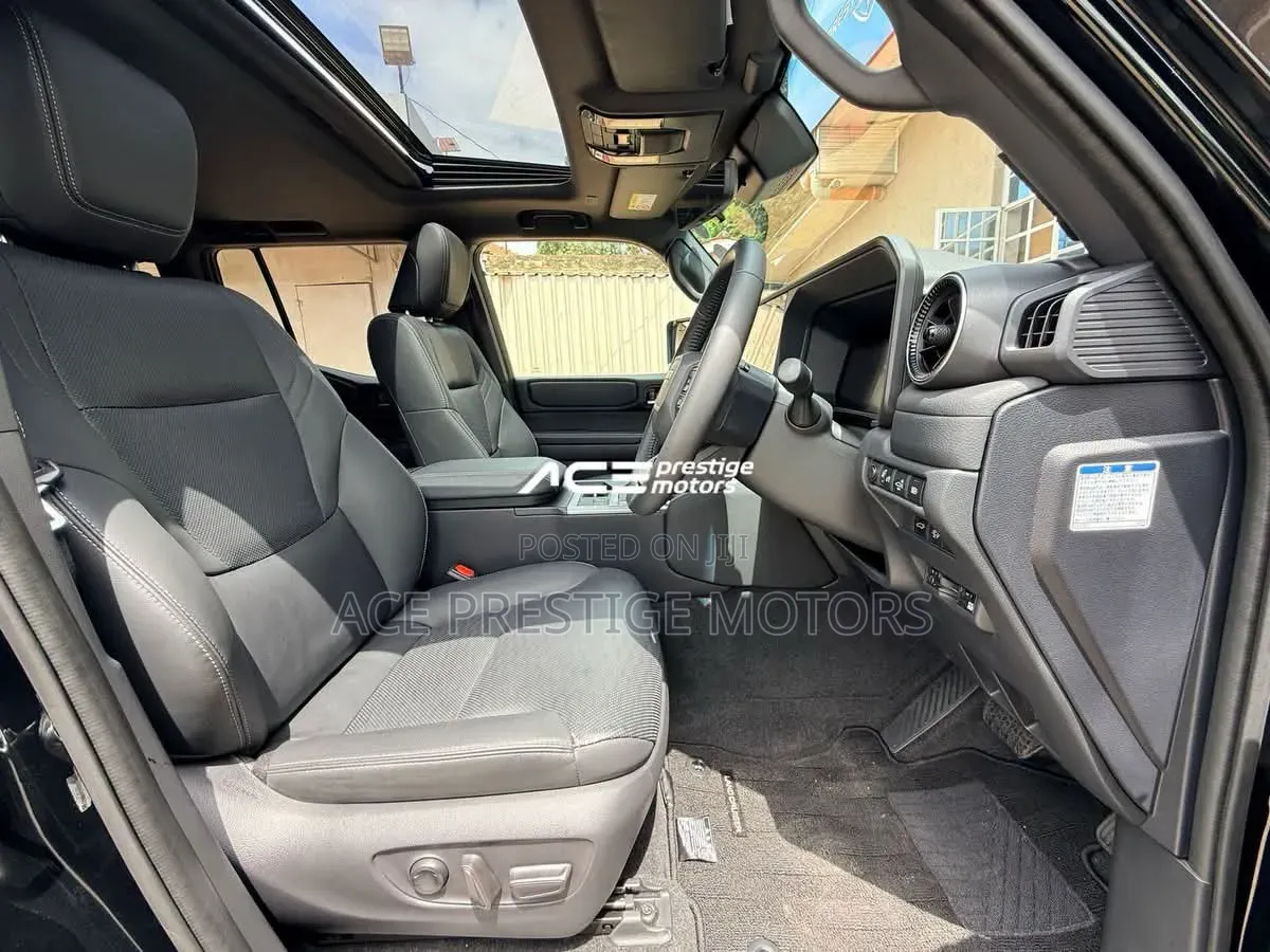 Toyota Land Cruiser Prado 2024 Black