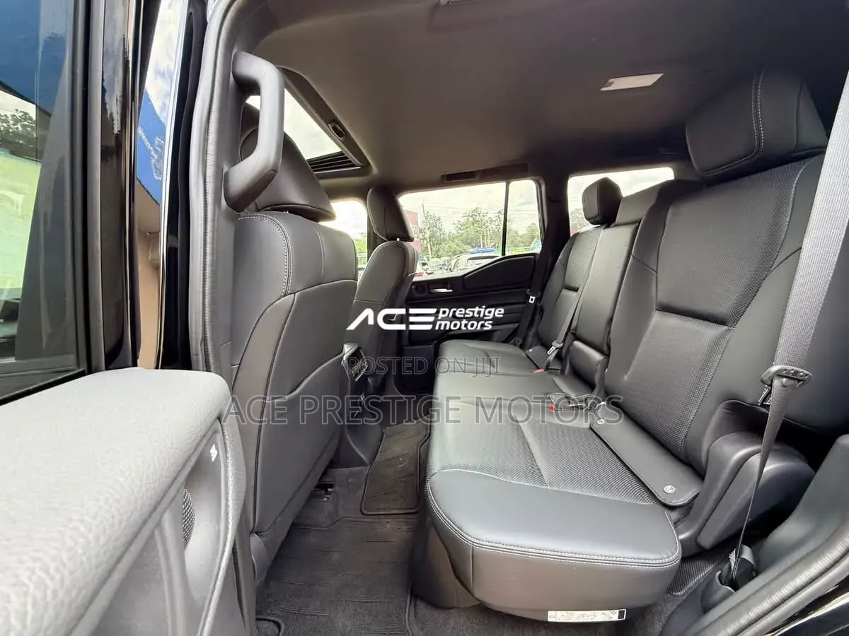 Toyota Land Cruiser Prado 2024 Black
