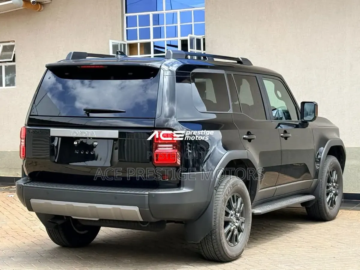 Toyota Land Cruiser Prado 2024 Black