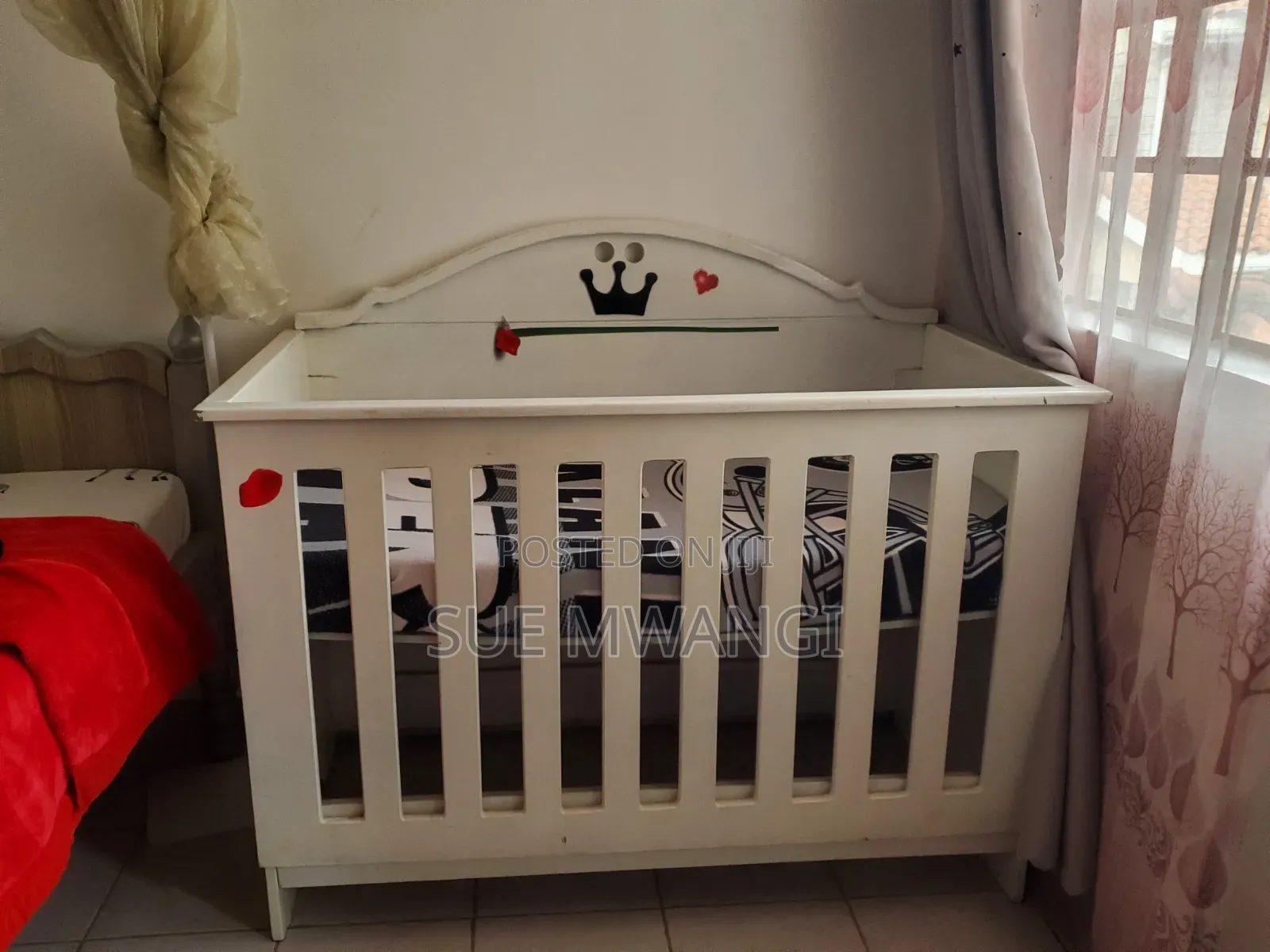 Wooden Baby Crib /Cot With Mattress and Canopy Net