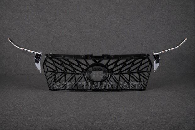 Front Grille Toyota Prado Land Cruiser 150 2018 - 2021 Chrome Silver - thumbnail 2