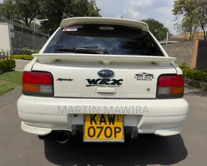 Subaru Impreza 2000 White