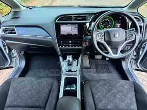 Honda Shuttle 2019 Silver