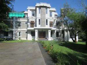 9bdrm Villa in Galleria, Karen C for sale