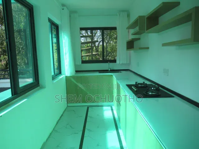 9bdrm Villa in Galleria, Karen C for sale