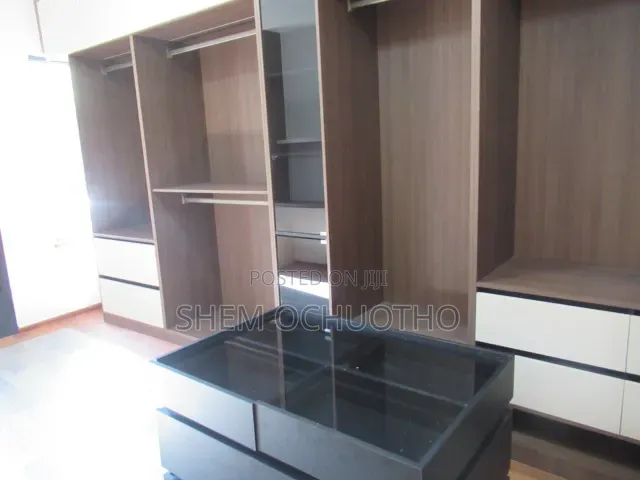 9bdrm Villa in Galleria, Karen C for sale