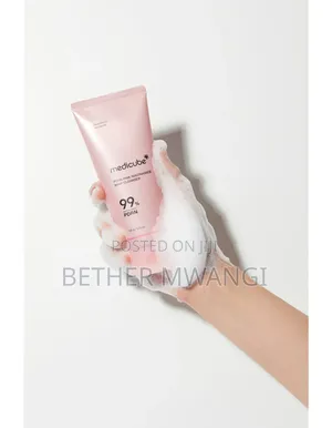 Medicube PDRN Pink Hydrating Gel Cleanser