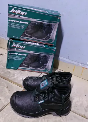 Safety Boots Size 44. Heavy Duty JcTop