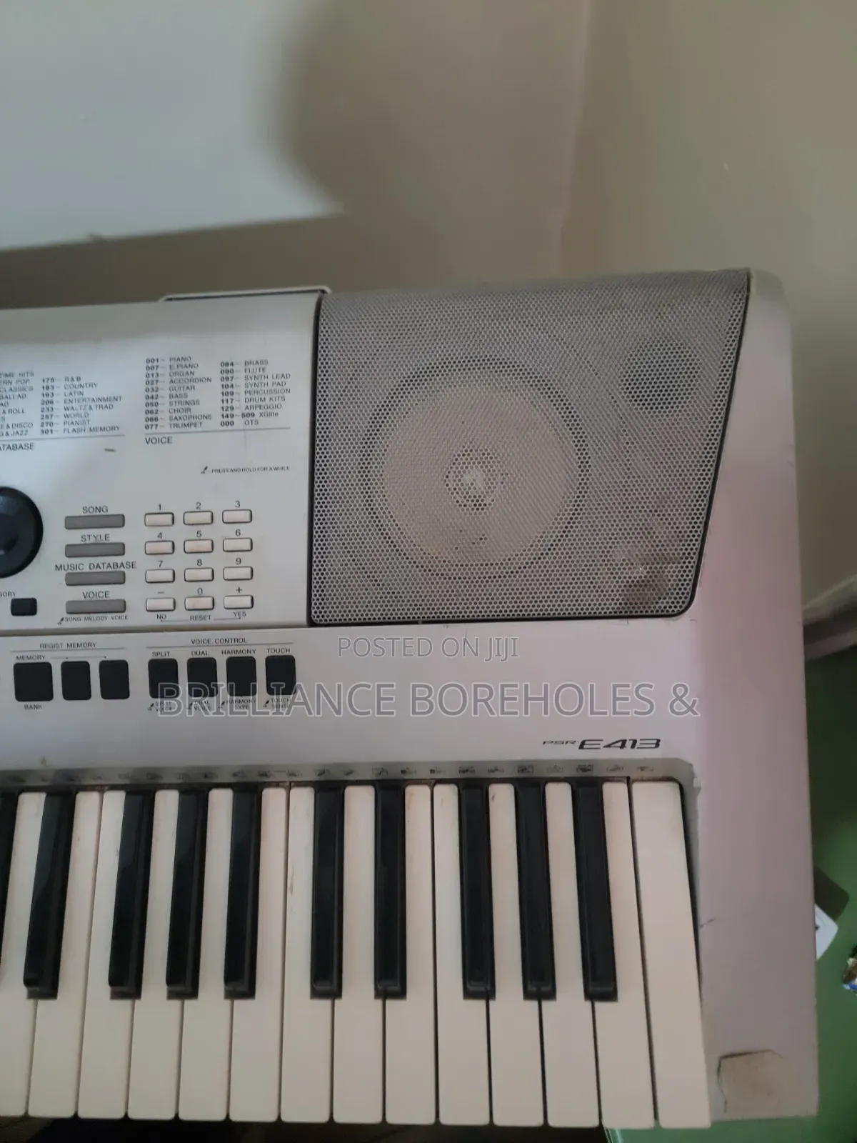 Yamaha PSR E413