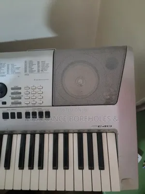 Yamaha PSR E413