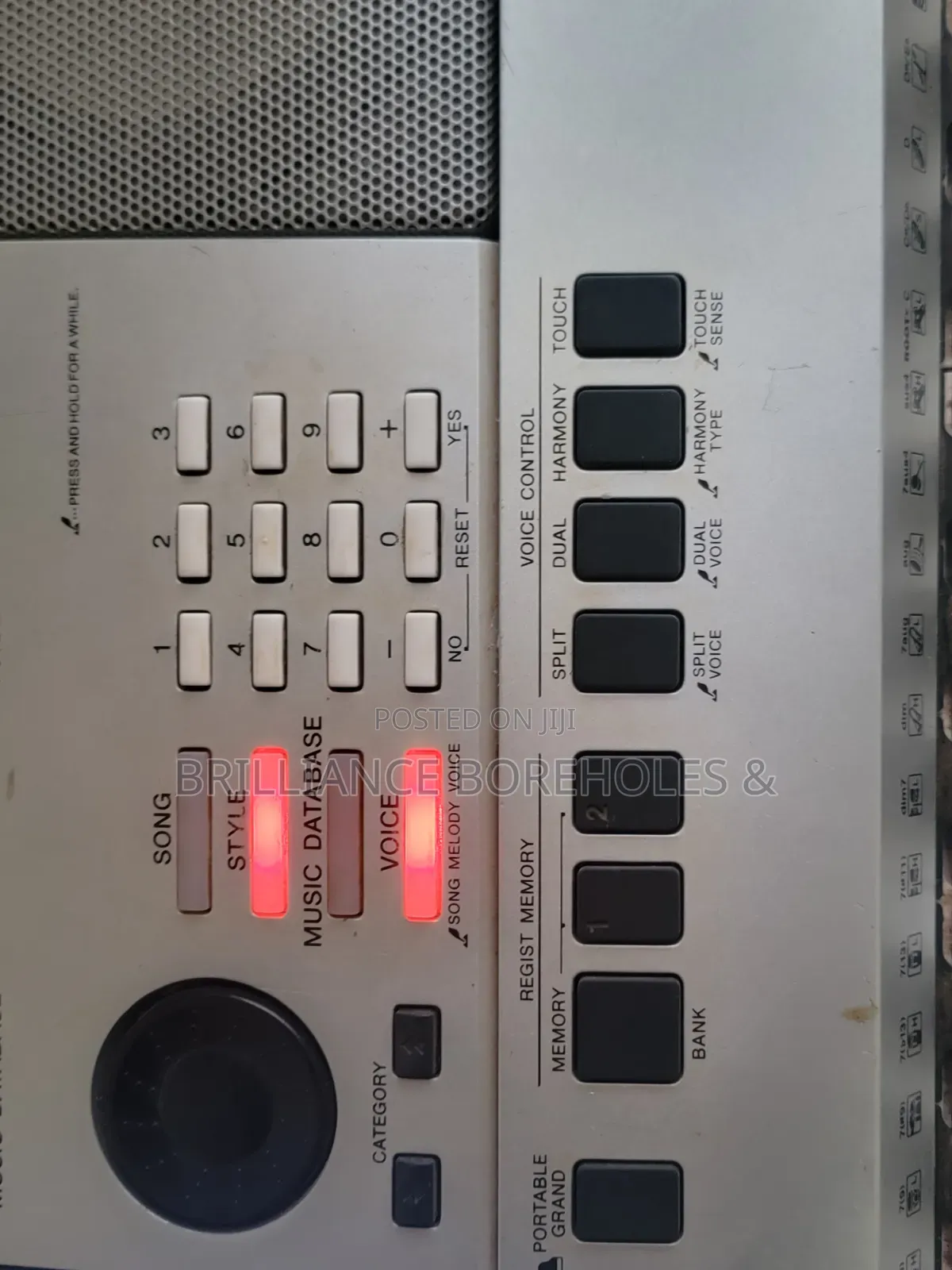 Yamaha PSR E413
