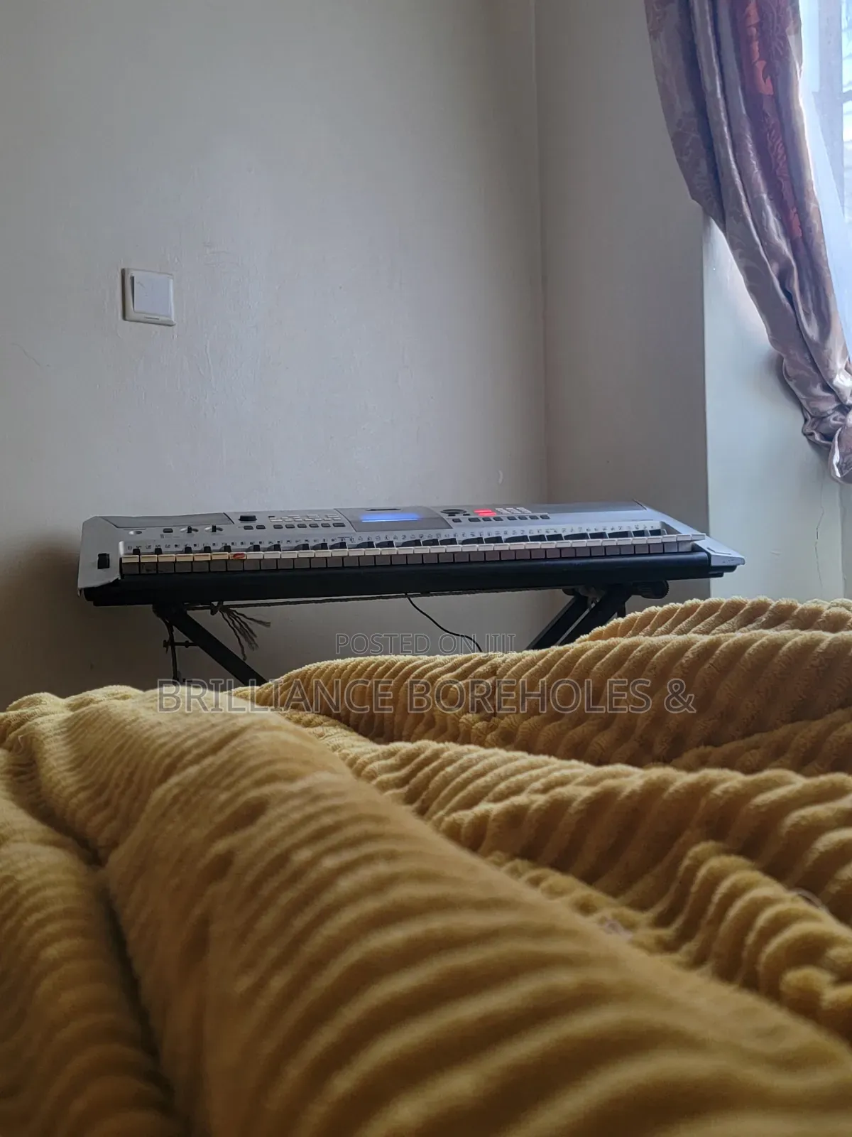 Yamaha PSR E413