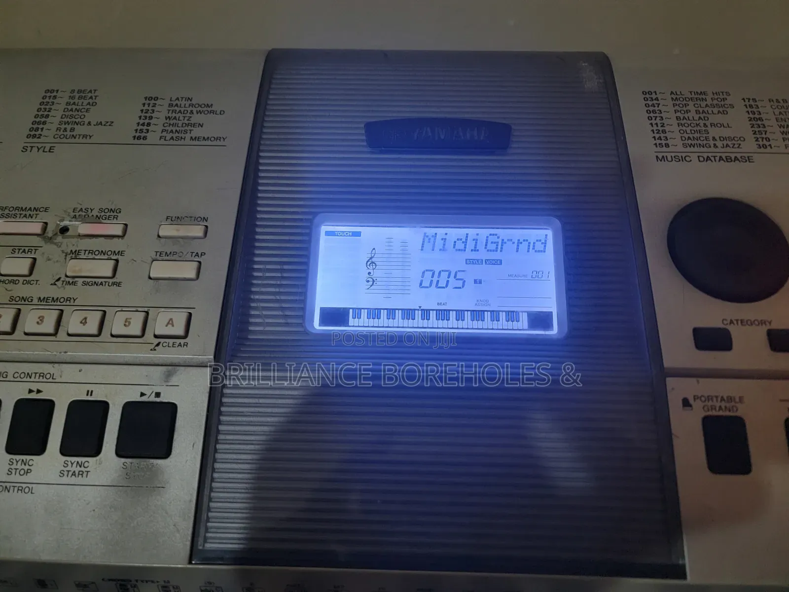 Yamaha PSR E413