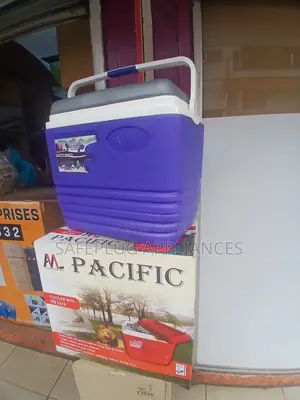 25 LTRS Cooler Boxes Available
