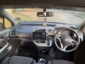 Honda Stream 2012 Gray