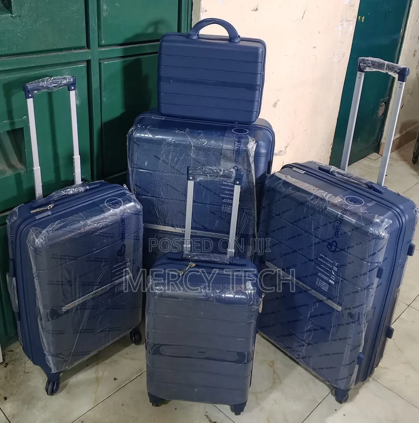 Fashion 5-in-1 Unbreakable Luxurious Rubber Suitcase