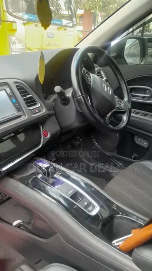 Honda Vezel 2017 White