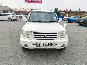 Mitsubishi Pajero IO 2003 White