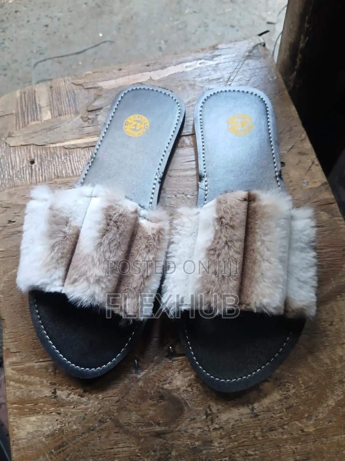 Women’s Leather Slides With Soft Faux Fur Straps