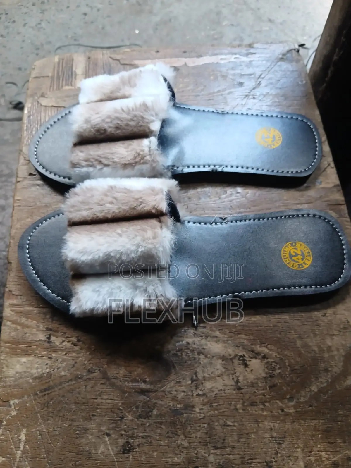 Women’s Leather Slides With Soft Faux Fur Straps