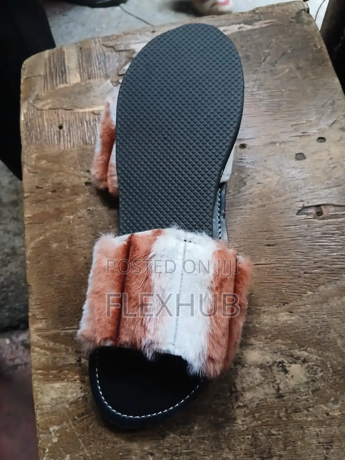 Women’s Leather Slides With Soft Faux Fur Straps