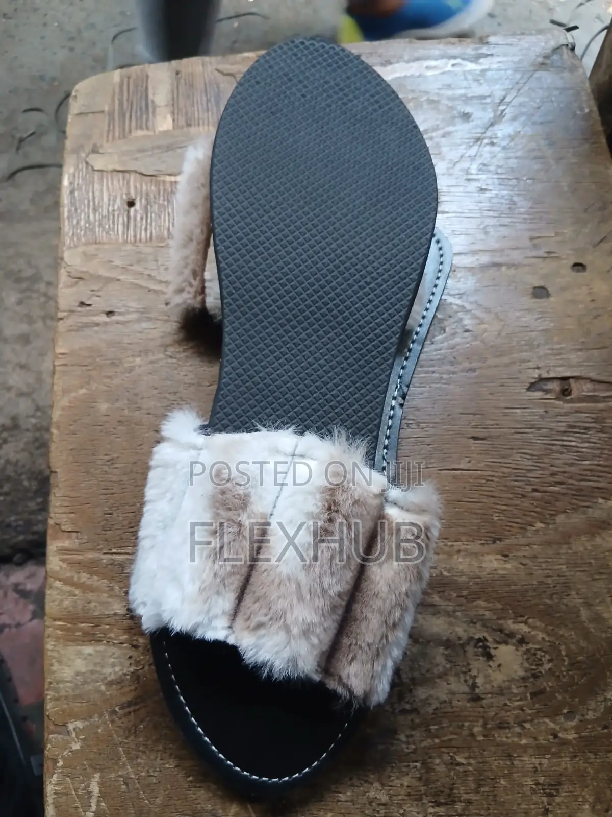 Women’s Leather Slides With Soft Faux Fur Straps