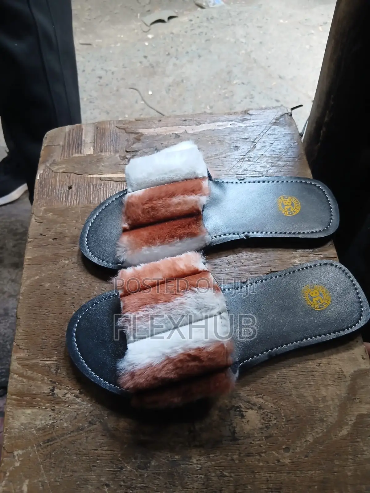 Women’s Leather Slides With Soft Faux Fur Straps