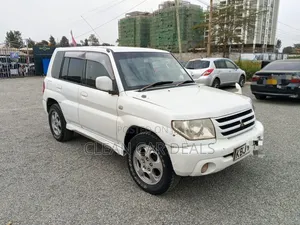 Mitsubishi Pajero IO 2003 White
