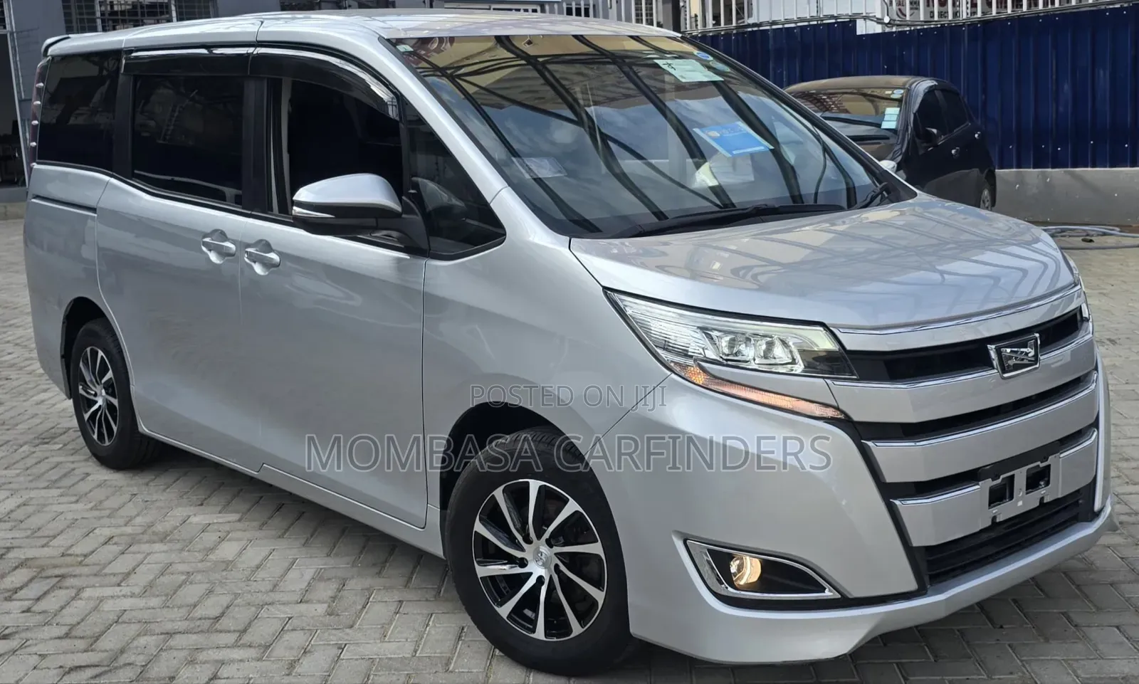 Toyota Noah 2019 Silver