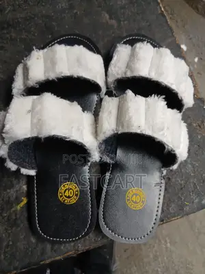 Women's Faux Fur Animal Print Slide Sandals – Flat Comfy
