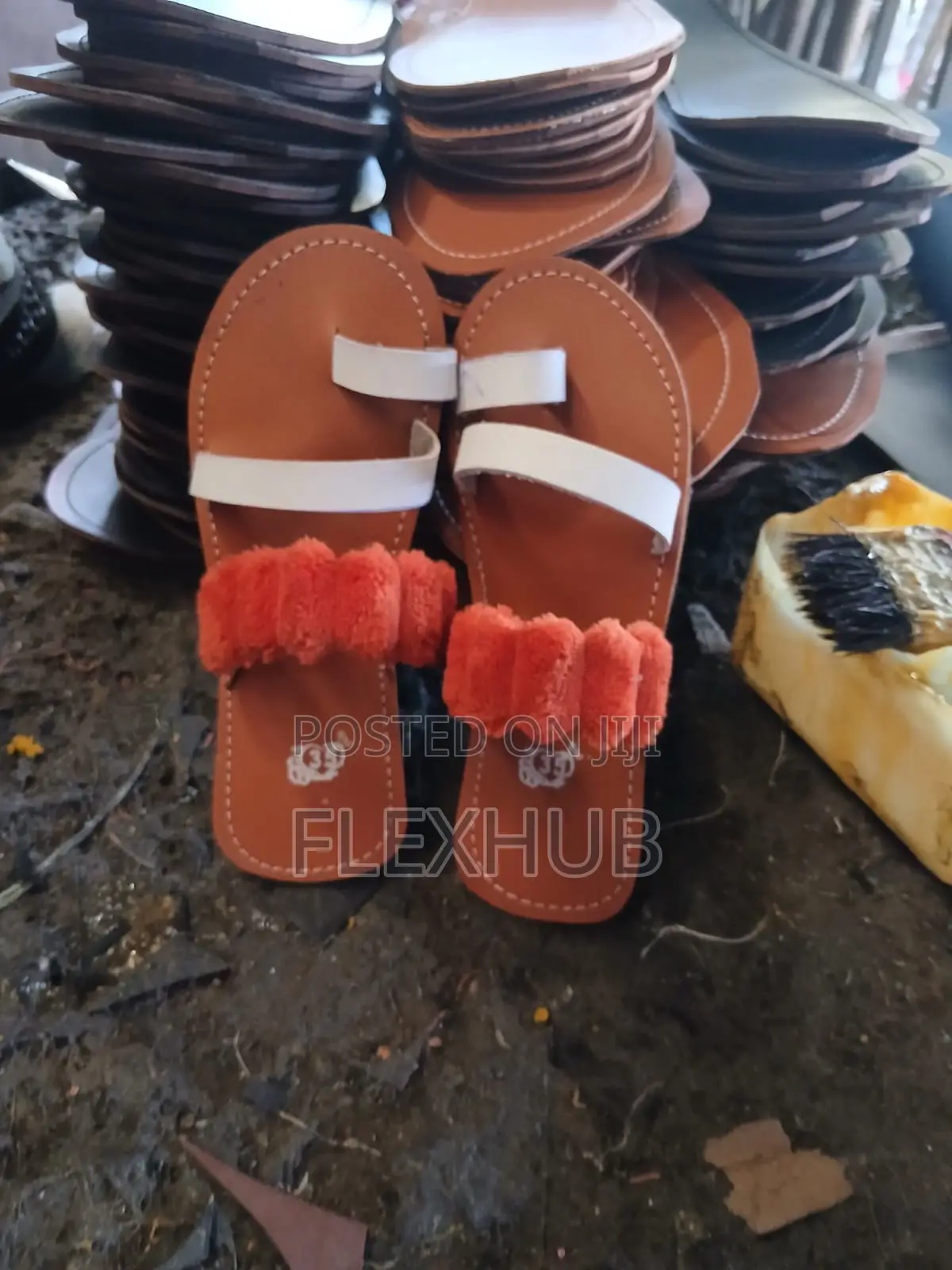 Ladies Fur Flat Sandals Stylish Soft Fuzzy Slip on Shoes