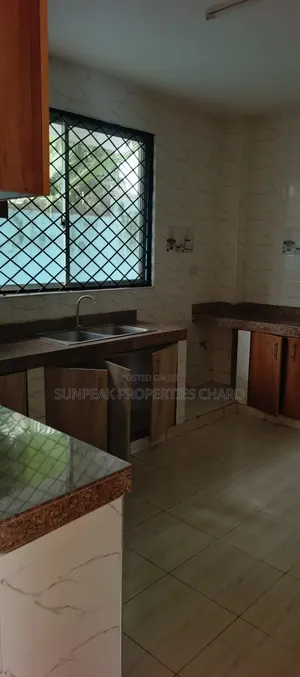 3bdrm Apartment in Links Road, Nyali for rent