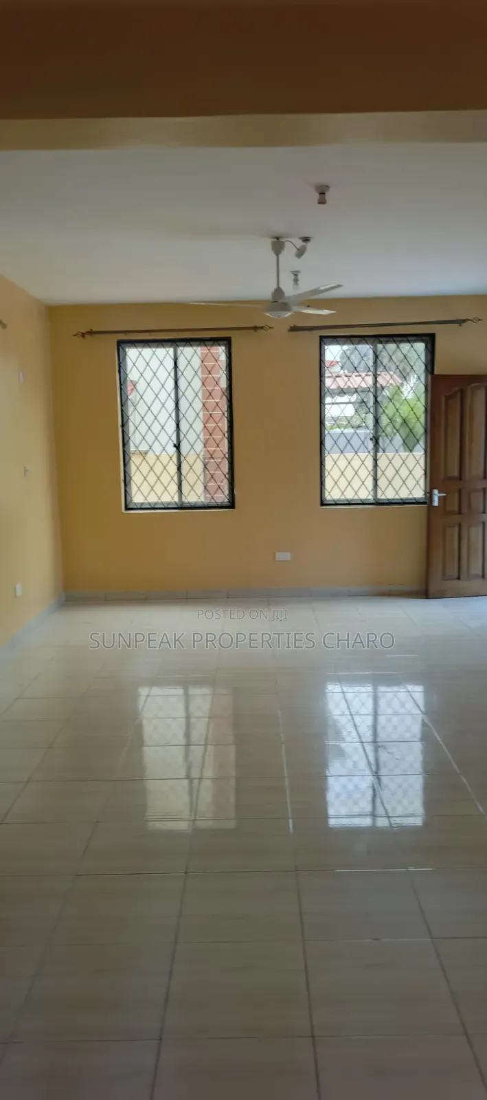 3bdrm Apartment in Links Road, Nyali for rent